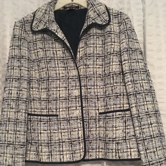 Ellen Tracy Jackets & Blazers - Ellen Tracy Blue & Cream Tweed Blazer